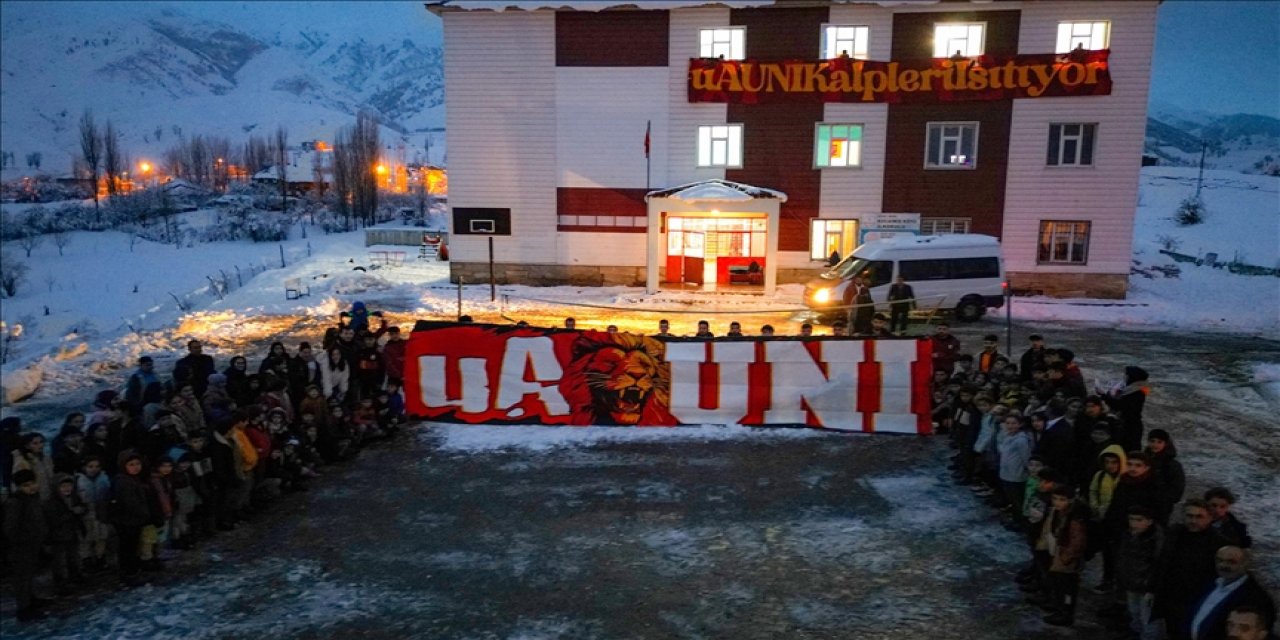 ultrAslan'dan, köy çocuklarına yeni yıl sürprizi