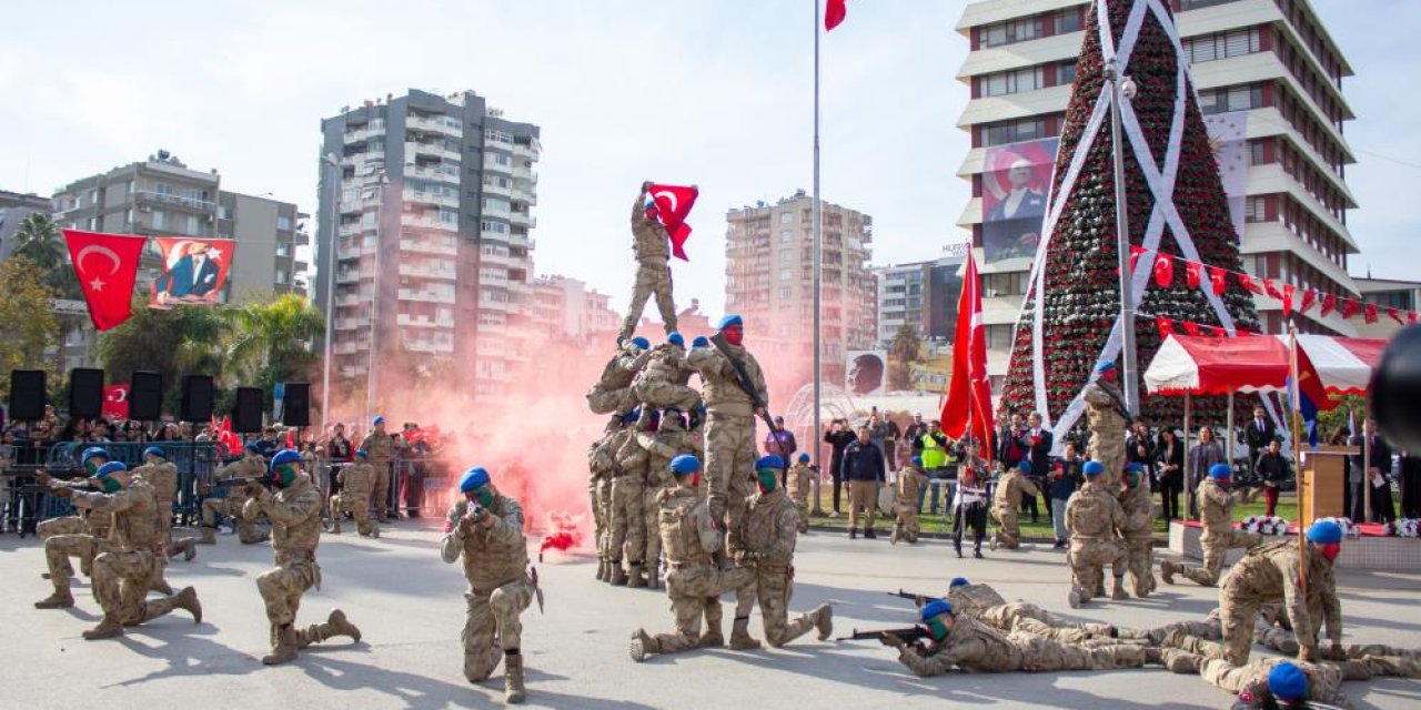 Adana'da 103. yıl coşkusu