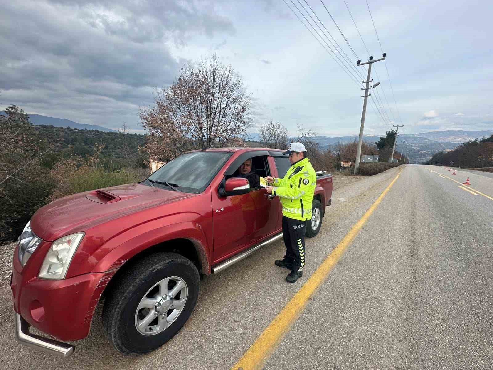 Karacasu emniyeti, sürücülere trafik güvenliği konusunda uyarılarda bulundu