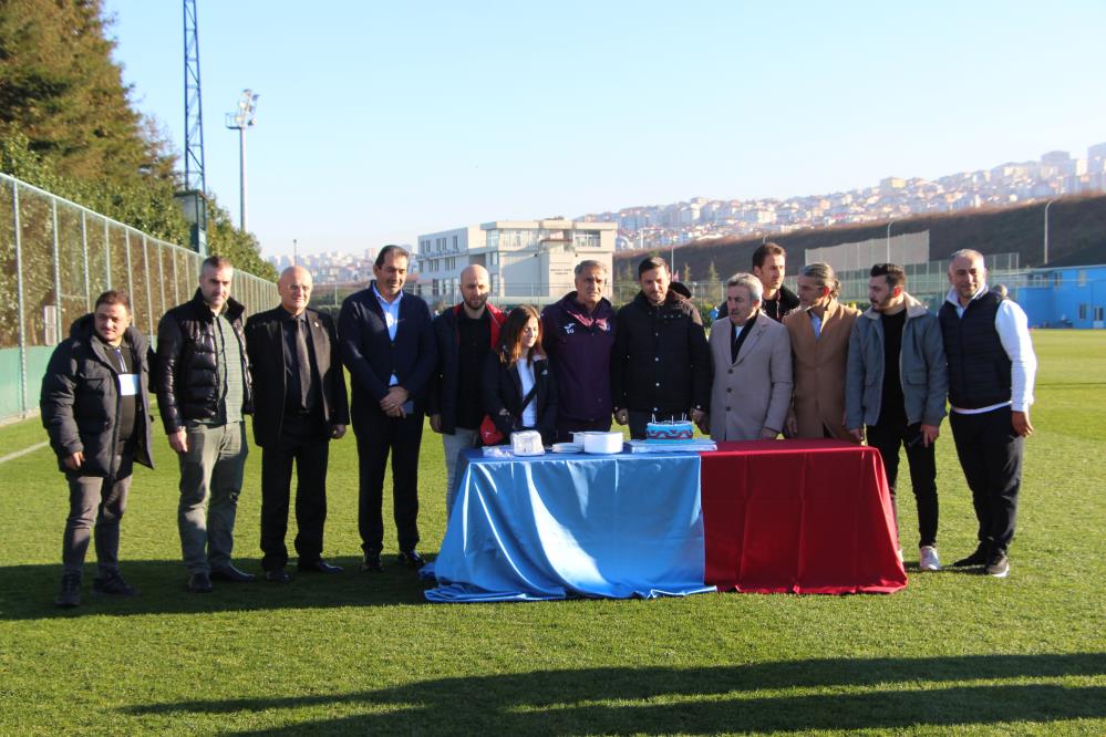 Şenol Güneş: "Bulunduğumuz yer bize yakışmıyor"