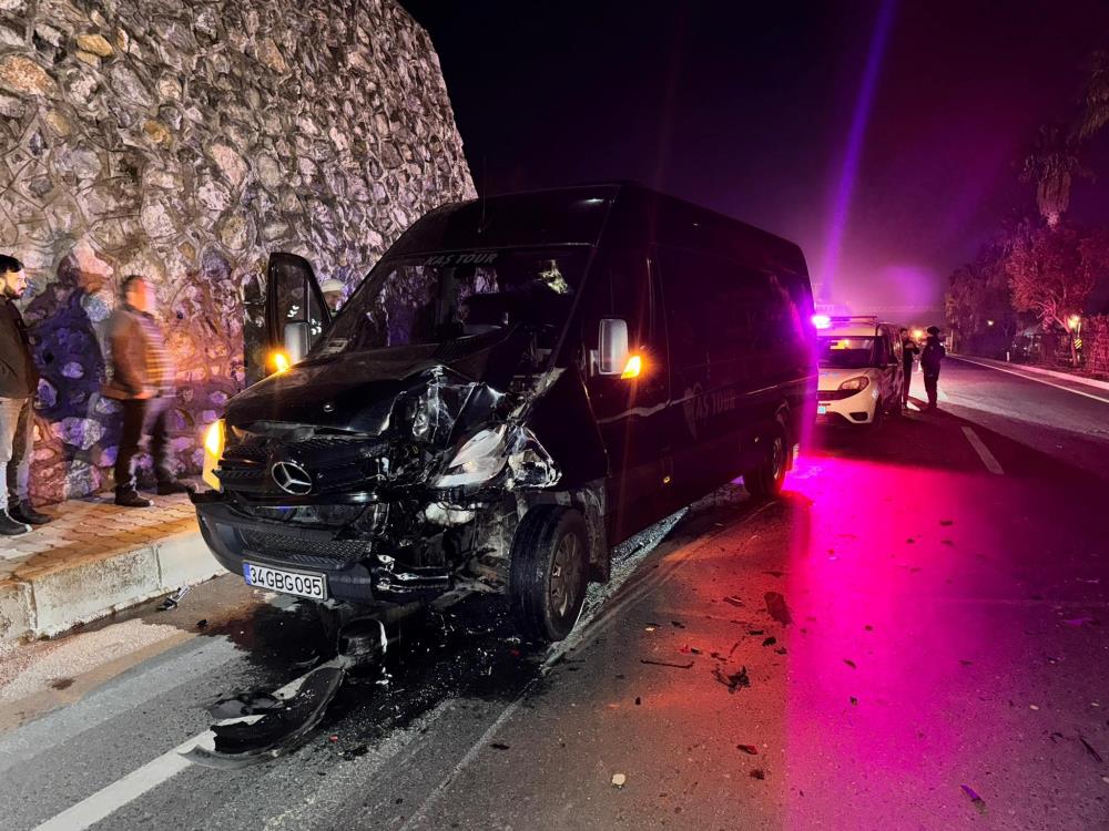 Trafiği birbirine kattı, kaza yapıp firar etti