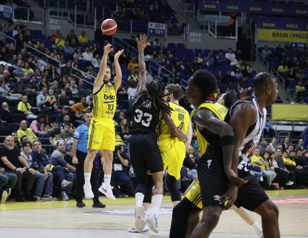 Basketbolda derbinin kazananı Fenerbahçe