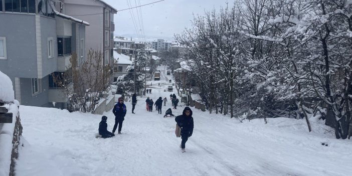 Kar yağışı, eğlenceye dönüştü