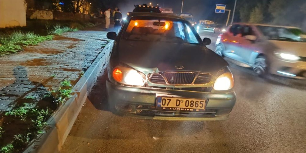 Şerit değiştirmeye çalışınca çarpıştı