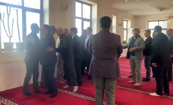 Birbirine acımasızca saldırmışlardı barıştılar