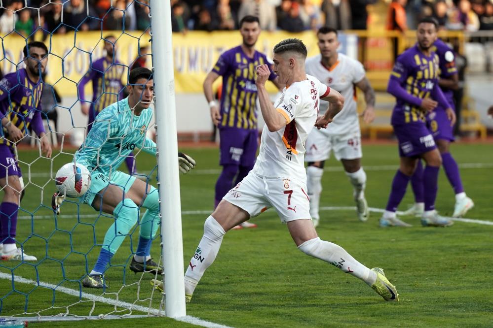 Roland Sallai, bu sezon 6. golünü attı