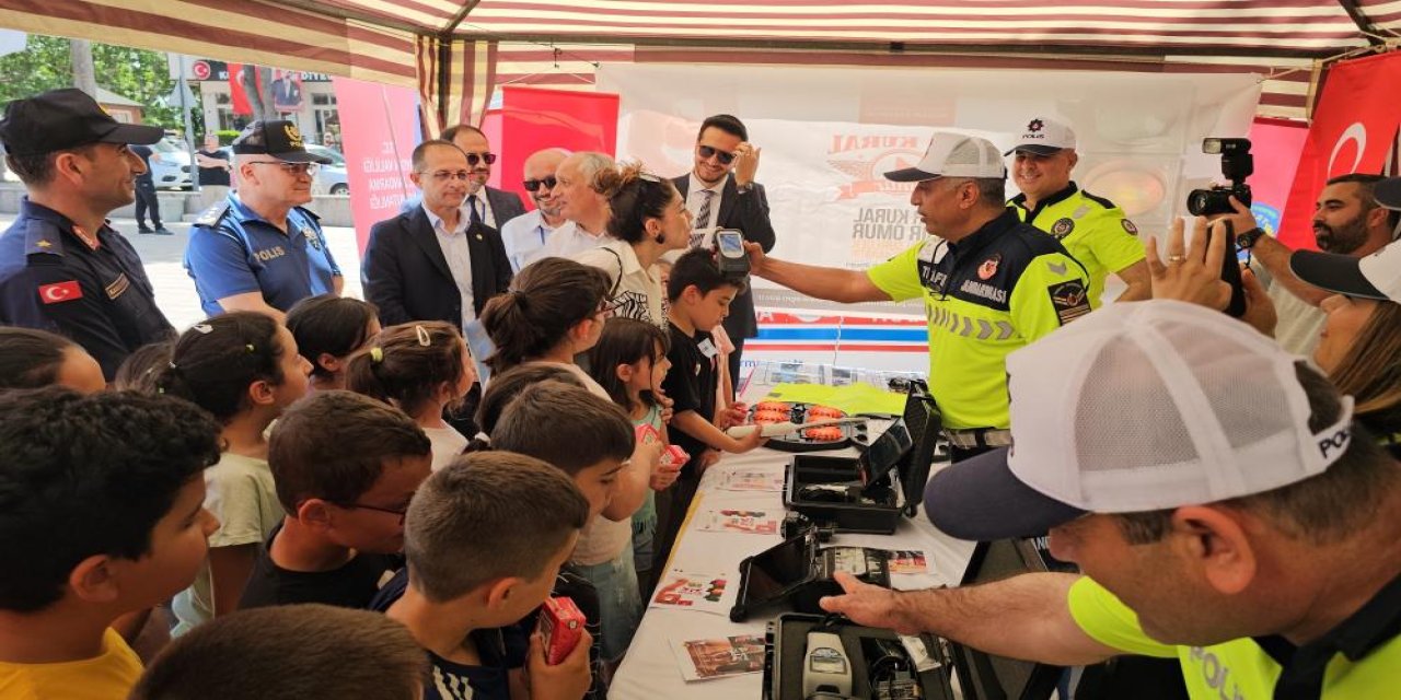 Kuyucak ilçesinde bilim şöleni yoğun ilgi gördü