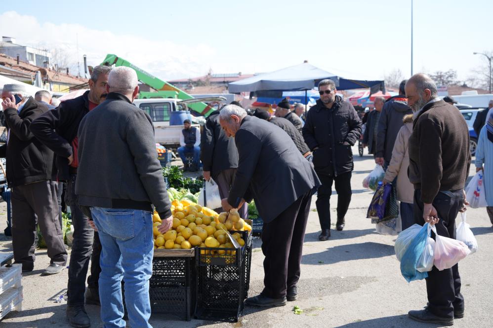 Ticaret satış hacmi yıllık yüzde 10,8 arttı