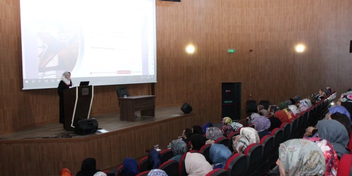 Amasya’da “Fıtratın Korunmasında Ailenin Rolü” konulu konferans