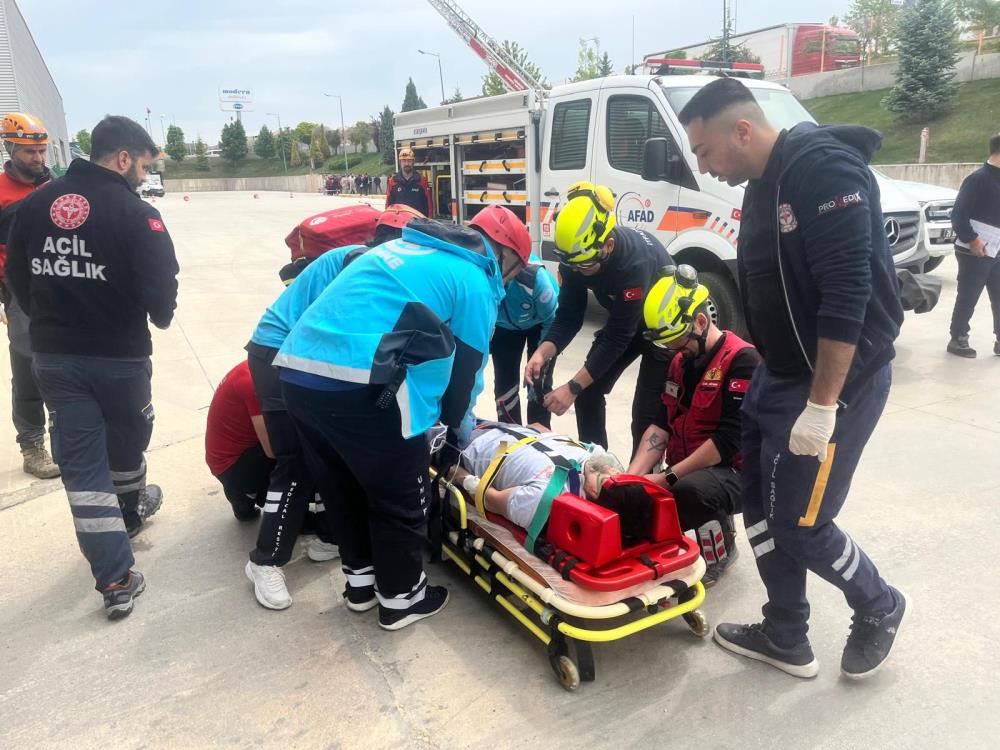 Fabrikada yapılan kaza tatbikatı gerçeği aratmadı