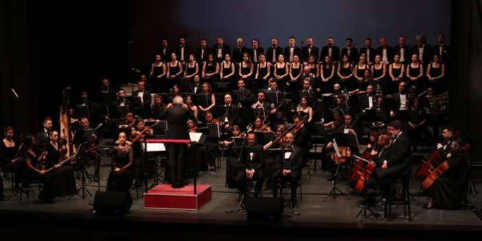 "Yankılı Tepeler" sahnede