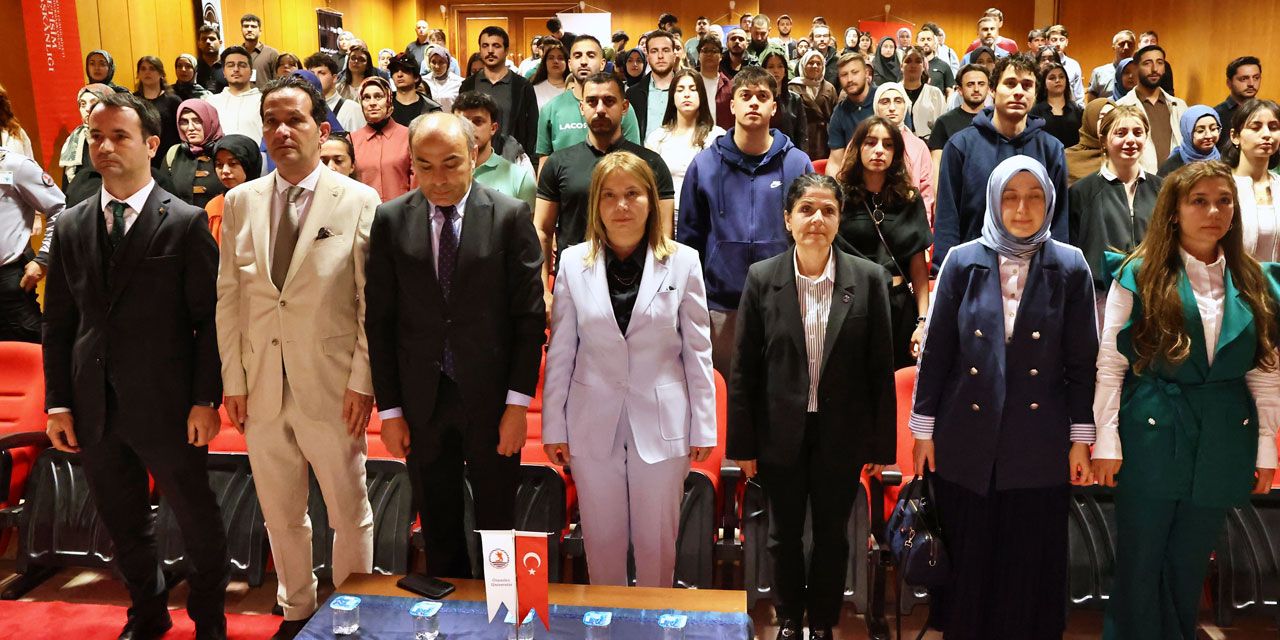 "Bilişim Çağında Dezenformasyon"
