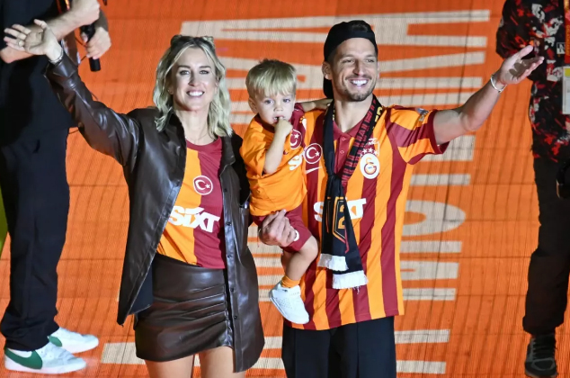 Mertens'in eşi Kat, taraftarlardan yardım istedi