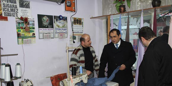 Mustafa Demir Çarşamba’da esnafı ziyaret etti