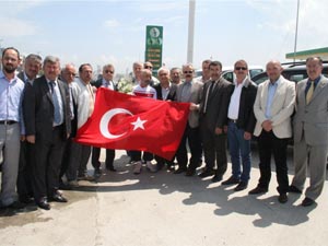 Türk Bayrağını İstanbul’dan Samsun’a Taşıdı
