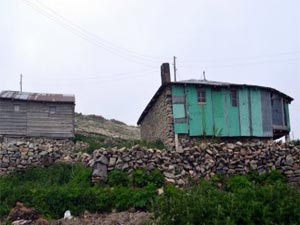 200 Yıllık Yayla Evlerinde Tek Değişen Çatıyı Kapatan Hartaması