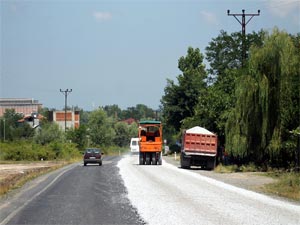 AYVACIK YOLUNDA ASFALT ÇALIŞMASI BAŞLADI