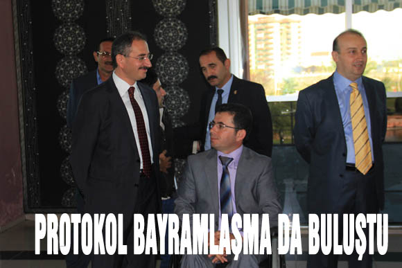 Protokol bayramlaştı