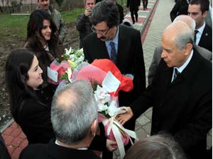 Bahçeli, Spor Salonu Tesislerini Açtı