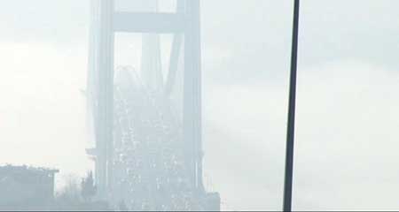 Boğaziçi Köprüsü yoğun sis nedeniyle kayboldu
