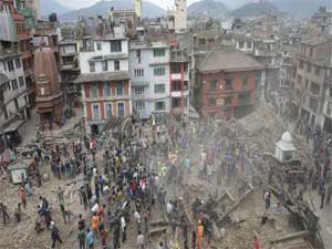 Nepalde ölü sayısı 2 bine yükseldi