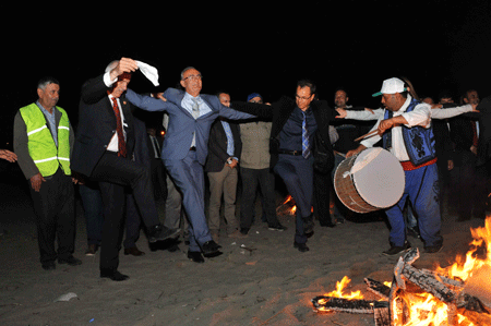 Başkan Yılmaz Şenlik Halayına Katıldı