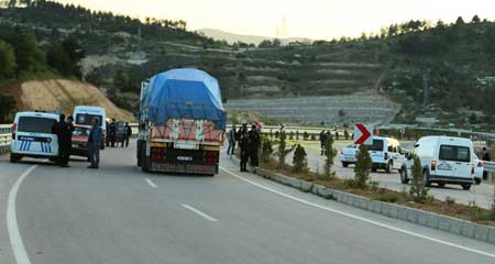 Baba ile oğul arasında silahlar konuştu! 2 ölü