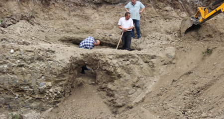 İnşaat kazısı sırasında tarihi mezar bulundu