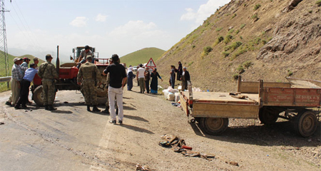 Berivanları taşıyan traktör devrildi: 29 yaralı