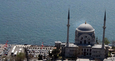 Bezmialem Cami İmamı Halil Necipoğlu: ‘Camide sarhoş olanlar vardı’