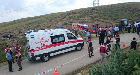 Ankara’da feci kaza: 2 ölü 27 yaralı