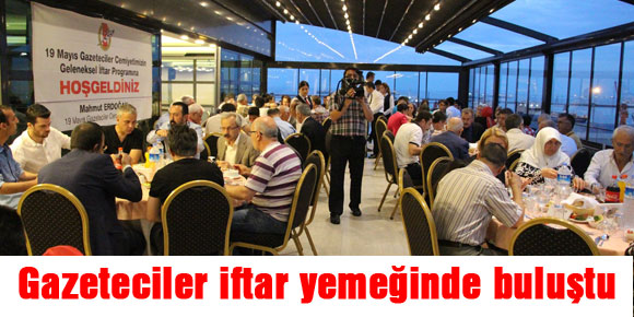 Gazeteciler iftar yemeğinde buluştu