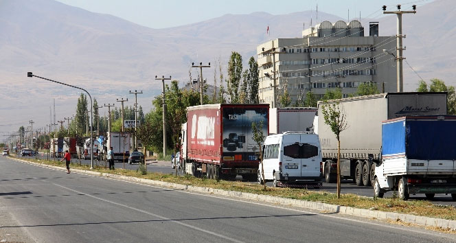 Iğdır-Ağrı karayolu çatışma nedeniyle ulaşıma kapatıldı