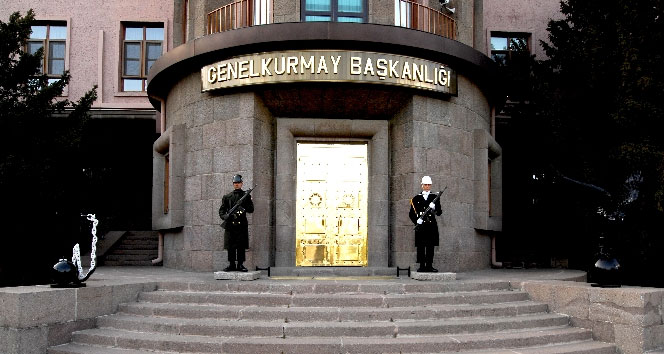 Hakkari’de askere üç saldırı birden