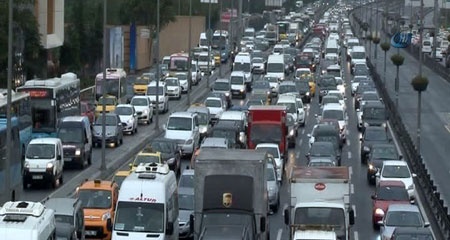 İstanbul’da ‘yağmur’ trafiği