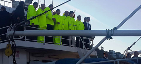 Başbakan Davutoğlu Samsun’da Denize Açıldı