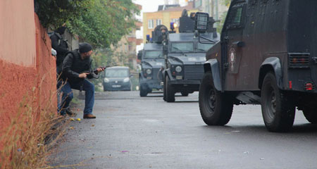 Diyarbakırda IŞİD operasyonu: 2 polis şehit