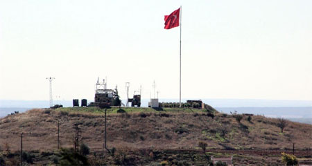 Tankların namluları Suriye’ye çevrildi