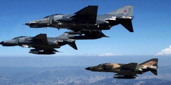 14 F-16 ile Suriye sınırında devriye uçuşu