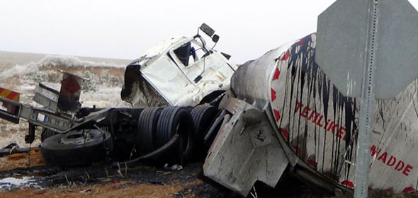 Kırıkkalede iki ayrı trafik kazası: 3 ölü, 17 yaralı