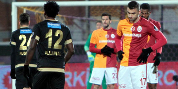 Galatasaray zirveden koptu