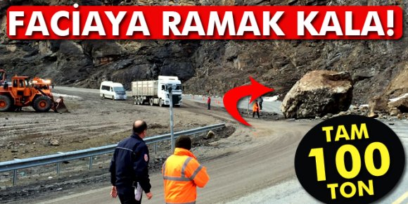 Trabzon-Gümüşhane Karayoluna dev kaya düştü