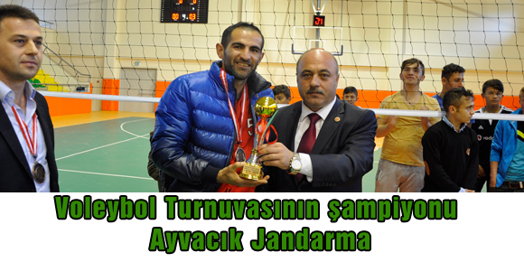 Voleybol Turnuvasının şampiyonu Ayvacık Jandarma