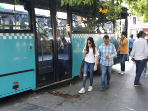 İstanbul’da akılalmaz kaza: 2 yaralı