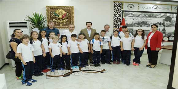 Başkan Tok, Kıbrıslı çocukları ağırladı