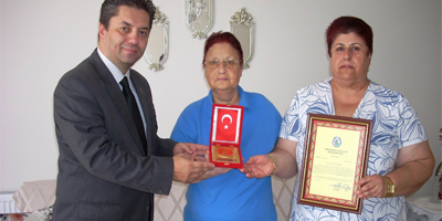 Kız kardeşlerden Mehmetçik Vakfı'na önemli bağış