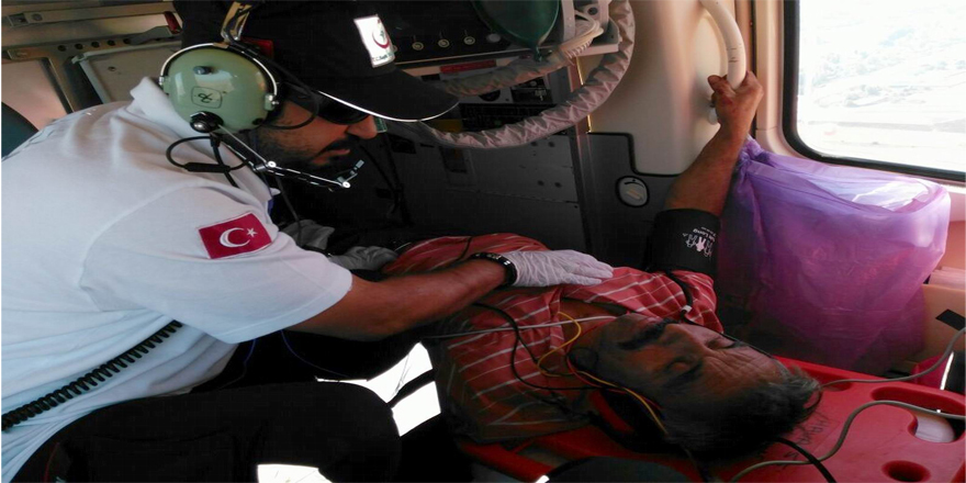 Hızarla ayağını kesti, ambulans helikopterle hastaneye kaldırıldı