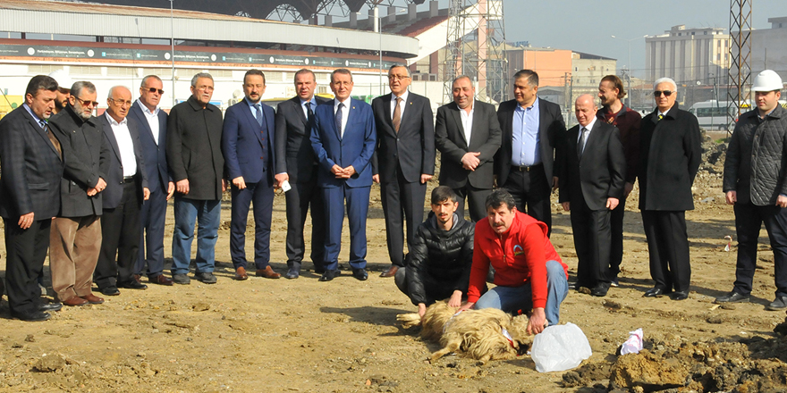 Yeni hizmet binası için ilk kazma vuruldu