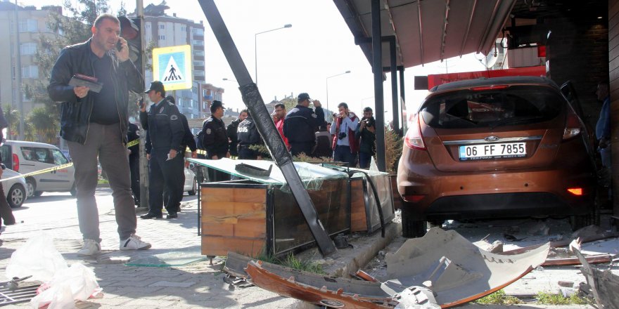 Samsun'da feci kaza: 1 ölü, 5 yaralı