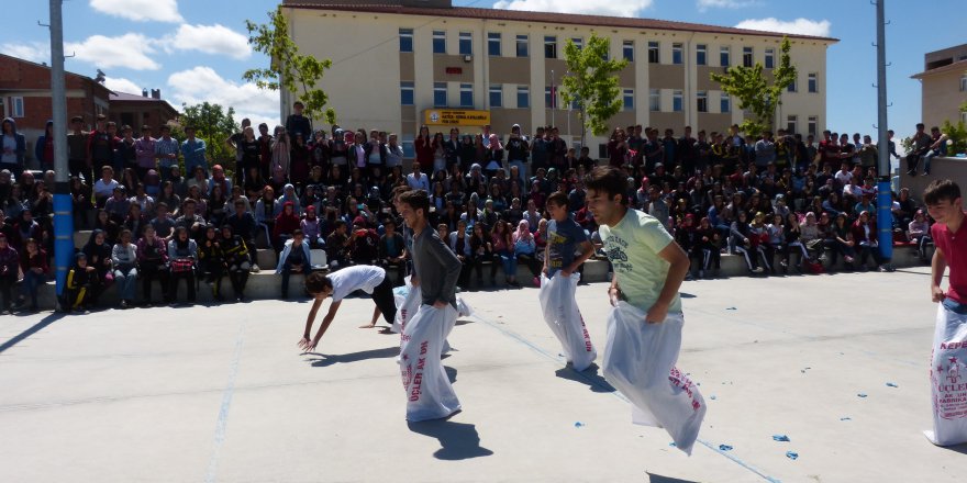 Vezirköprü Fen Lisesinde bahar şenliği